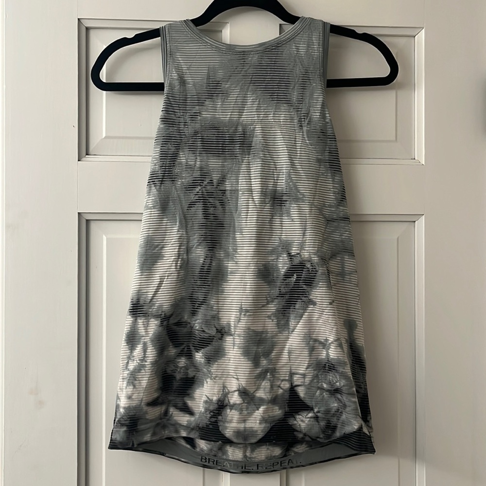 Lululemon Swiftly Tech High Neck Tank